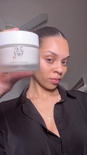 Achieving a Flawless Base with Dynasty Cream