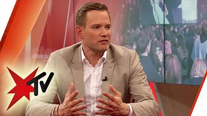 54K views · 346 reactions | Bei hunderten Feierwütigen und dem Ausschank alkoholischer Getränke sind die Corona-Regeln schnell vergessen, Partys auch deshalb seit über einem Jahr untersagt. Doch wie sind Festivals und Großveranstaltungen auch in der Pandemie möglich? Prof. Andreas Voss von der Universität in Nijmegen ist Leiter des „Back to Live“-Experiments – und erklärt bei stern TV gemeinsam mit dem Virologen Prof. Hendrik Streeck, wie es gehen könnte. | stern TV | Facebook