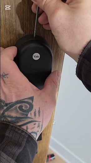 How to change batteries in Yale electronic door lock