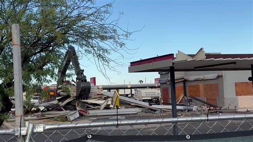 🍗 Exciting news, El Centro! Construction is underway for Raising Cane’s at 2299 N. Imperial Avenue — the former Sonic Drive-In location! 🏗️ Demolition began yesterday, and the project is set to be completed by summer 2026. Stay tuned for more updates as progress continues. For more information on this and other developments happening in the City of El Centro, check out our interactive development map at the link below. #WeAreElCentro 🍗 ¡Buenas noticias, El Centro! ¡Ya comenzó la construcción 