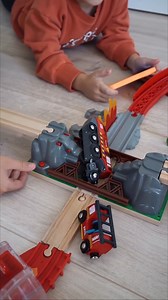 Hastighet till räddning i 36004 Smart Tech Sound Fire Rescue Set 🔥🚒. 📸:@kamila_xkx | BRIO