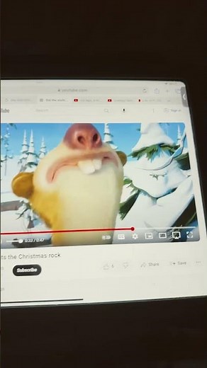 Ice Age: A Mammoth Christmas (2011) Alternate Ending