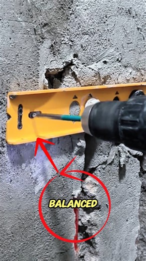 Perfect Wall Leveling Tool | How a Spirit Level Ensures Precision Construction.