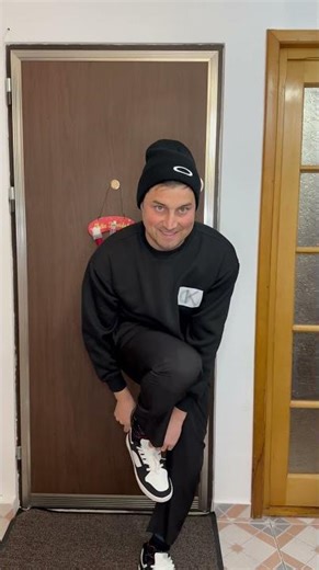 #comedie #sketch #shorts #marian_mariutei #comedie #moldova #pentrutine #romania #daniela_mariutei