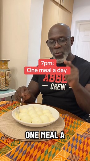 I ate between 10 and 16 eggs a day for decades. Fuck’all happened to me, except the fact that I built a great deal of muscle. Eggs are among the kings of quality proteins. Make no mistake! Ditch the whey protein bollox and eat eggs!#eddieabbew #eatrealfood #abbewcrew #wtfu #eggs | Edward Abbew