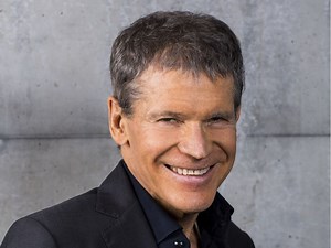Despite illustrious past, saxophonist David Sanborn keeps looking forward