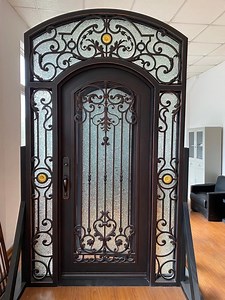 [Hot Item] Single Iron Front Door with Side Lights on Both Sides
