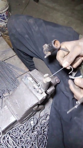 Iron Wire into Lock Spring Making on Hand Tools#dyi#Short