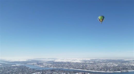 On s'est envolé en montgolfière en plein hiver - MétéoMédia