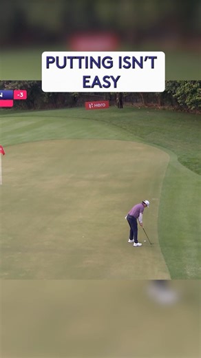 Two putts. One BAD, one BRILLIANT 😍