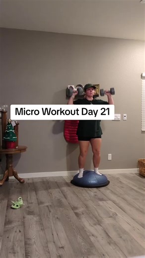 Micro Workout Day 21 🫶🏻💖💪🏻 #workoutroutine #athomeworkout #fitnessjourney #weightlossmotivation #momworkout