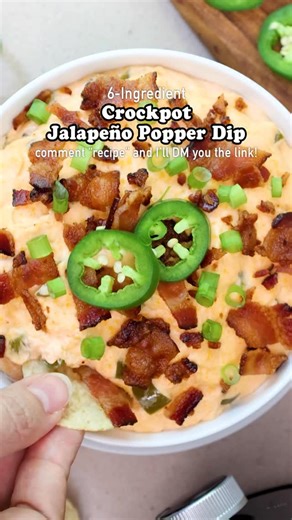 Minimal effort, maximum payoff. Crockpot Jalapeño Popper Dip with Bacon 🧀🥓 Creamy, cheesy, and topped with crispy bacon, all kept warm in the slow cooker. ✅ Comment RECIPE follow and I’ll DM you the link ‍ ⏲️ The Shortcut: The slow cooker does the work and keeps the dip warm for serving. ‍ This crockpot jalapeño popper dip is an easy party appetizer that works for game day, holidays, or casual get-togethers. Cream cheese, sour cream, and cheddar melt together with diced jalapeños, then get fin