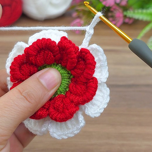 woww...this is amazing!! very easy crochet filled crochet flower making #crochet #knitting | Desing Crochet