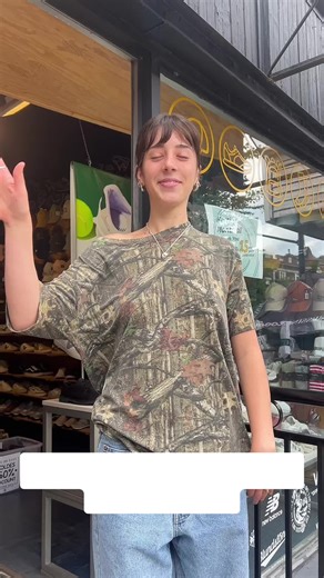 Soutenez local et magasiner avec nous chez Mile End Kicks cet été! Come support local and shop with us at Mile End Kicks this summer! #summershopping #montrealtiktok #mileendkicks #outfitideas #summervibes #summerfashion #montreal #montrealfashion#mileend #boutique #shoplocal #supportlocal #localbusiness #newbalance #ootd #summerstyle