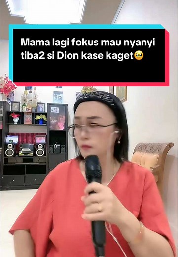 #LIVEhighlights #TikTokLIVE #LIVE Kebiasaan si dion kalau bukan bikin essmosi pasti kase kaget #fyp #fypシ゚ #viral #trending #hiburan #dion #karaoke