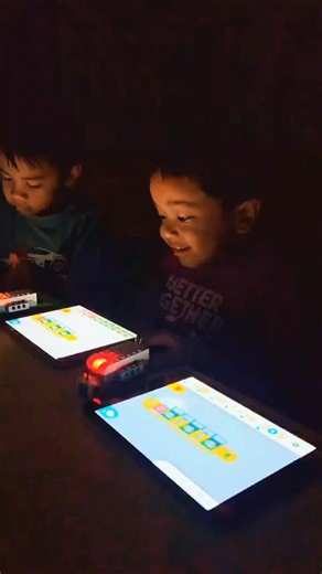 ✨ Projek Wedo Lego – Snail! Melalui aktiviti ini (Little Maker 4-5 tahun) mereka bukan sekadar bermain, tapi:  Mula mengenal kegunaan iPad untuk pembelajaran digital ⚙️ Faham fungsi motor & enjin dalam pergerakan siput Lego mereka  Belajar asas coding untuk menggerakkan robot dengan arahan mudah Belajar jadi lebih menyeronokkan bila teknologi & kreativiti digabungkan! 烙 | NextGen Makers | Facebook