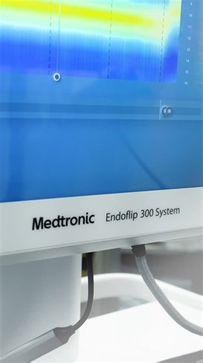 ¡Un avance tecnoloógico en Clínica Anglo Americana! ​ Hemos adquirido el EndoFLIP, tecnología de última generación que nos permite evaluar la función del esófago y la unión gastroesofágica de manera precisa durante la endoscopia. Esto nos ayuda a realizar procedimientos más cómodos y eficaces, como la cirugía para tratar el reflujo gastroesofágico.​ Estos procedimientos se realizarán en conjunto entre el Dr. Hugo Cedrón, gastroenterólogo, y el Dr. Luis Poggi, cirujano general, para asegurar una 