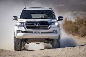 200 Series Land Cruiser Build: A Legend Gets Upgraded | TOTAL CHAOS