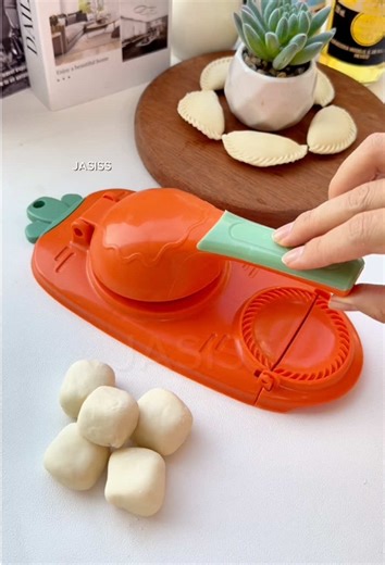 It keeps the dough round and consistent without overworking it#dumplingmold #dumplings #cookingathome #easycooking #kitchenmusthaves