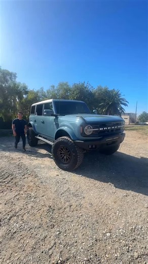 The 2022 Ford Bronco Outer Banks didn’t come back to compete with Jeep. It came back to end it. 💥 Finished in Area 51 Blue with a brown leather interior, this 4-door SUV brings comfort, capability, and style together — the way off-roading was meant to feel. Powered by a 2.3L EcoBoost Turbo with 300 horsepower and a 10-speed automatic, it’s smooth, confident, and ready for anything — from PCH to Joshua Tree. 📍Available now at M Motorsport of Long Beach If you had to choose one for your next adv