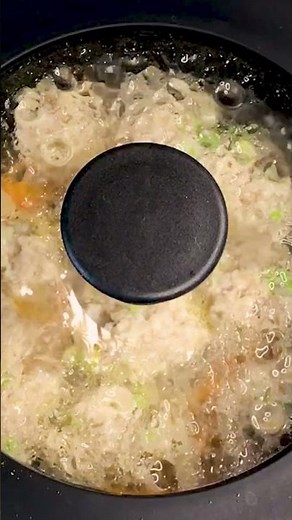 【王道】湯気の中で春が始まる、れんこん団子スープ。