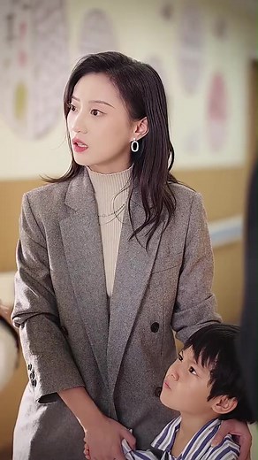 1.2M views · 9.1K reactions | Pesona Istri Manis Sang CEO Ep 20 Sorotan Publik SEMUA ORANG #DramaChina #FilmChina #Fyp #JangkauanLuas #SemuaOrang #Viral #Fbpro #FilmViral #SeriesChina #Fypppppp | Michelle Magdalena | Facebook