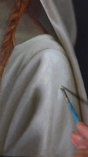 Lead White Lead white is a powder made from compounds of lead that gives a bright, clean white color. It was one of the oldest and most important white pigments. It had many advantages: ✅the color is pure, bright white, ✅the paint is soft and easy to work with, ✅it mixes perfectly with oil and becomes even stronger, ✅it stays white for a long time and doesn’t really turn yellow. ❗️The biggest issue: it’s extremely poisonous. ❗️Another problem: over time, in oil painting, lead white tends to beco