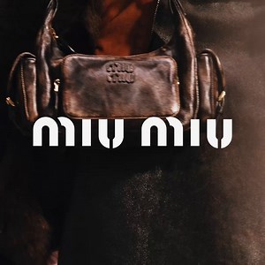 Explore the pieces and accessories from the gift selection, featuring Miu Miu’s style. | Miu Miu