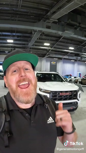 2023 GMC Canyon AT4 Summit White Review