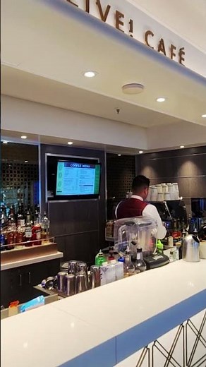 Welcome to The Princess Live Café on Discovery Princess | Discovery Princes Cruise Review 2025