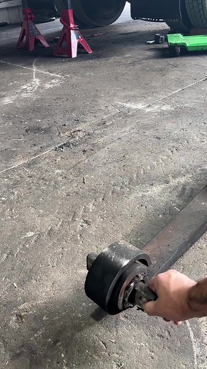 Replacing rear spring bushing , usually I do while it’s on the truck but replacing ubolts, spring seat and airbags so took the spring off. #truck #trucking #freightliner #semi #semitruck #freight #springs #bushings #mechanic #mechanicsoftiktok