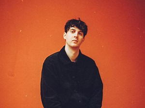 Roosevelt Reveals “Sign” in the Raw