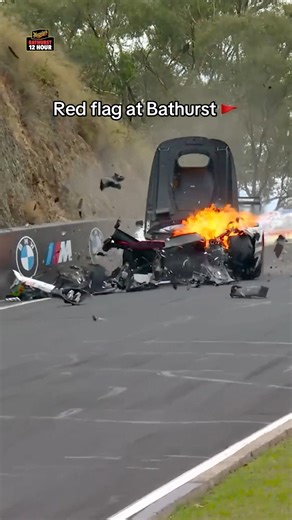 The cause behind red flag conditions at Mount Panorama. | Bathurst 12 Hour