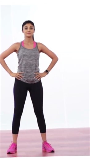 1-Minute Ice Skater Exercise | Strengthen Core, Glutes & Legs | Home HIIT with Shilpa Shetty