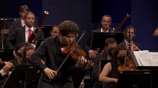 I'm very excited to perform the Mendelssohn concerto tonight (June 14, 7:30 PM) with the Mainly Mozart Festival Orchestra in San Diego with Michael Francis! This fabulous chamber orchestra is made up of principals of many US orchestras. I last played with them in 2019 and it's wonderful to see everybody again! Here is a clip of the last movement of the Mendelssohn, taken from my performance last summer in Verbier, with Gábor Takács-Nagy conducting. On a big stage, before a huge crowd of people, 