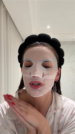 Sasha Rebecca on Instagram: "AD Glass skin in 90 mins ✨💘 using @lorealparis new glass skin hydrogel glow mask & liquid cream #skincare #glassskin"