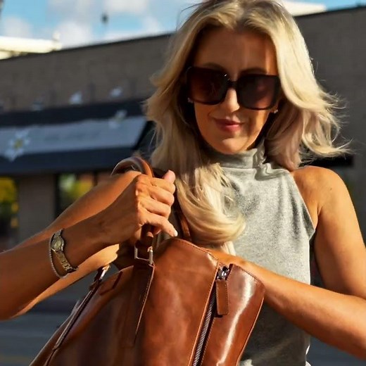 Classy Business Hour Tote - Full Grain Leather Toet
