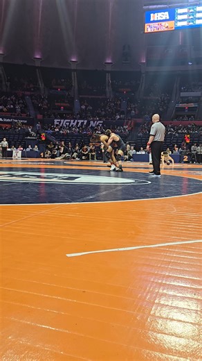 Quarterfinal - Austin Perez (Oak Forest) 31-3 won by major decision over Dana Wickson (Rockford (East)) 38-7 (MD 14-6) | Illinois Wrestler