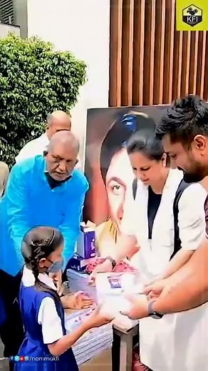 Ashwini Puneeth Rajkumar Distributing Books | Punith Rajkumar House | Dr Rajkumar Family | Appu Home