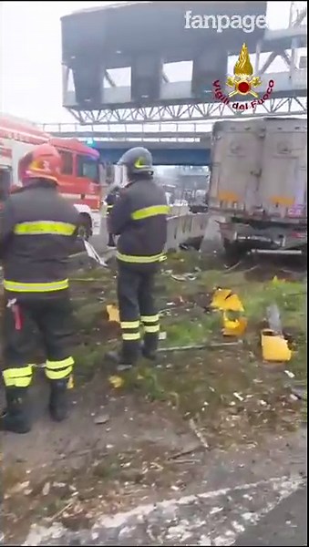 Incidente oggi sull’A4, tir si schianta contro pilone: muore 25enne, chiuso svincolo Sesto San Giovanni