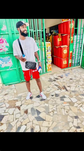 Vidéos de Franckie Le Marocain 🇲🇦 (@cartelitalien1) avec son original - lyricsdreamco