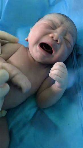 Wiping Vernix 👶✨ Baby Turns Fresh & Clean #Newborn #BabyLove