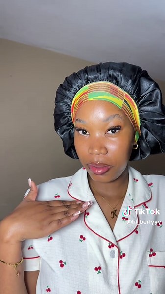 Let’s do my makeup to see if I like my hair 🤭 @melli_hair01 #pixiecut #makeup #facebeat #softglam #fyp