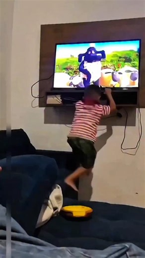 Lucky Mbb on Instagram: "Free TV Channels trick is crazy. Try it now! 📺🔥 #tech #phone"