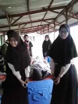 Teknik Dasar Mengangkat dan Memindahkan Korban dengan Tandu | Materi Kepalangmerahan