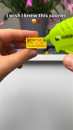 FamilyUsefulLifehacks on Instagram: "Why didn’t I know this hack sooner? #lifehack #diy #lego #homehacks #momhacks"