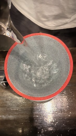 Brewing with COFIL fuji red🗻 赤富士でドリップコーヒー😆✨ #coffee #cafe #コーヒー #コーヒんー#かひふアート