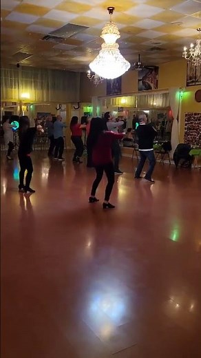 Wobble Line Dance - Dance Lessons for Beginners