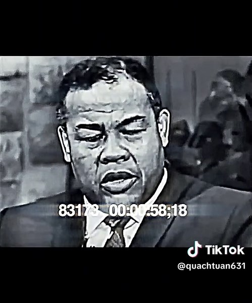 Joe Louis vs Muhammad Ali: Boxing Legends Face Off