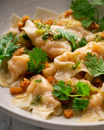 Dumpling lovers, listen up 🥟🔥 These Thai prawn dumplings with spicy dipping sauce are comfort in every bite! | Marion's Kitchen